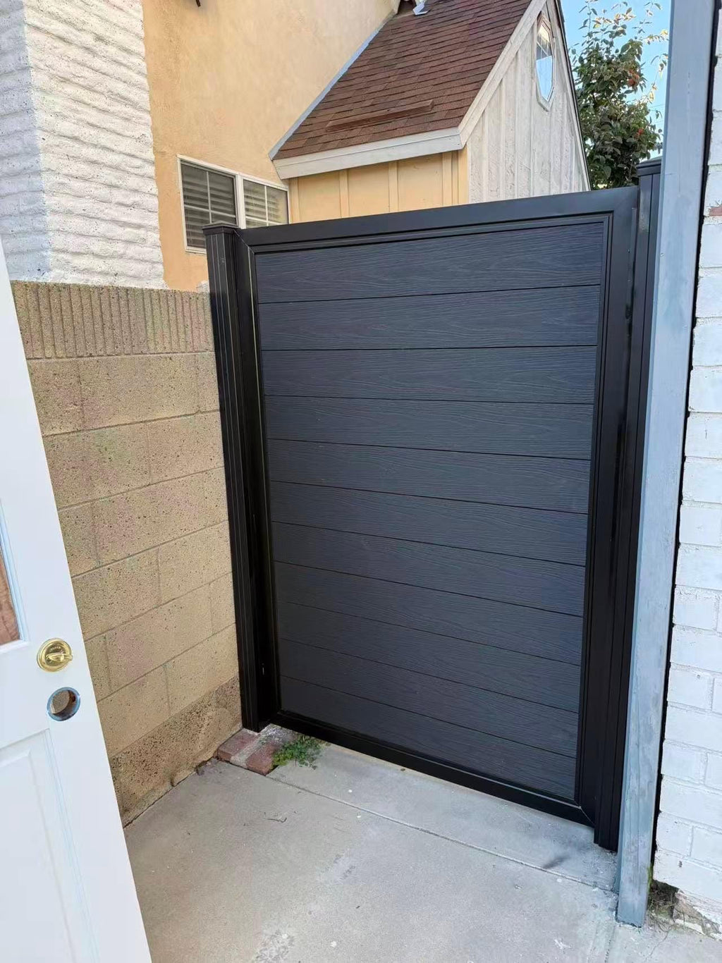 Modern Aluminum Privacy Gate with Composite Wood Panels | Outdoor Side Yard Entry Door