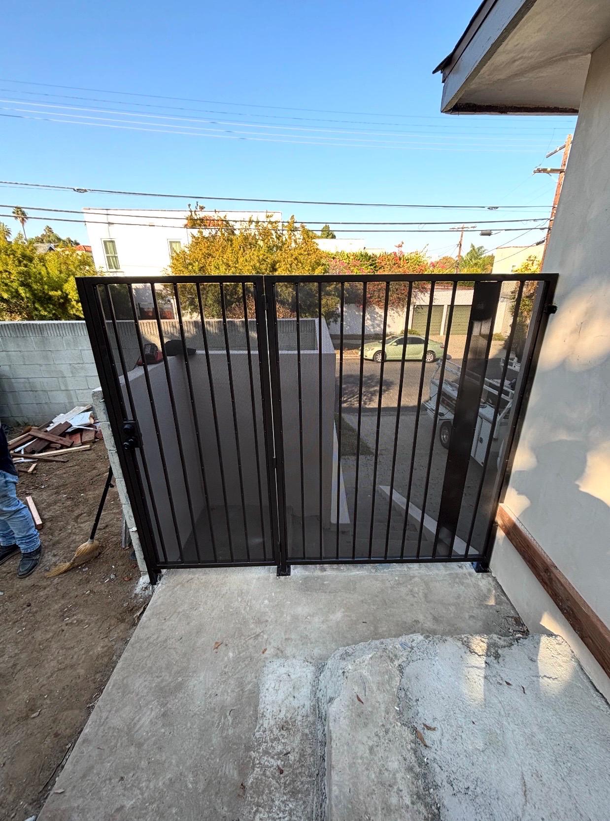 Modern Brown Metal Gate Door With Fixed Panel Custom Steel Outdoor Entry Gate With Mesh Privacy Screen For Side Yard
